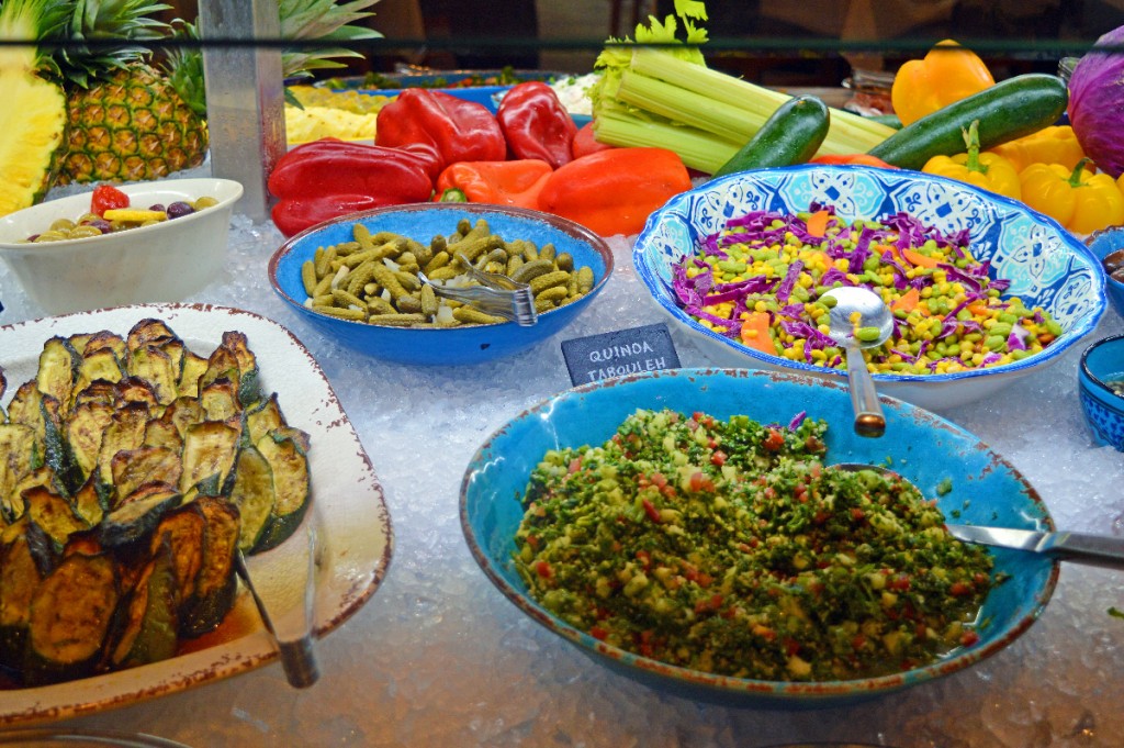 market-table-vegetables